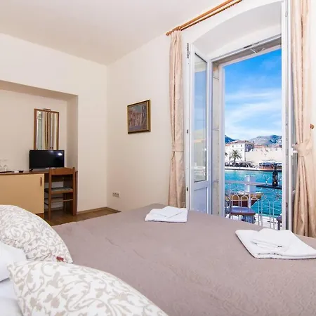 Bed & Breakfast Villa Liza 3*