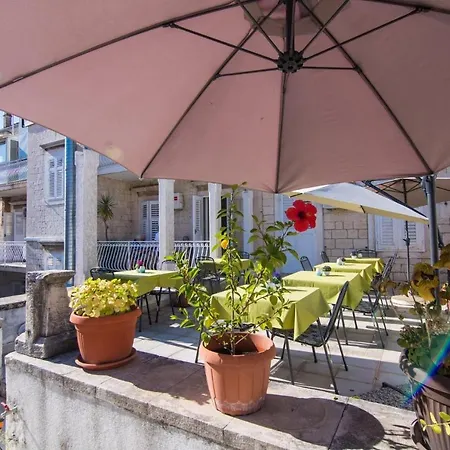 Villa Liza Bed & Breakfast