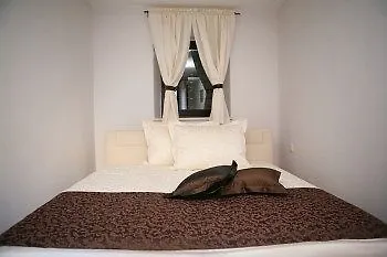 Villa Liza Bed & Breakfast 3*